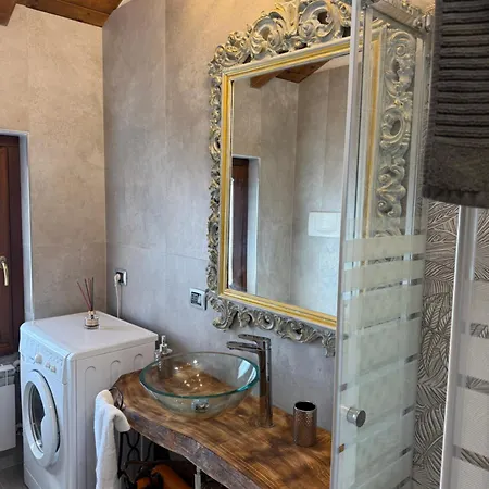 Black And White Apartament *